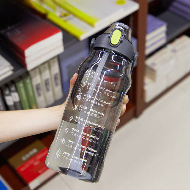 Alogy Butelka ze słomką Time Marker Water Bottle with Straw with Handle 1500ml Czarna