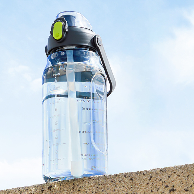 Alogy Butelka ze słomką Time Marker Water Bottle with Straw with Handle 1500ml Czarna