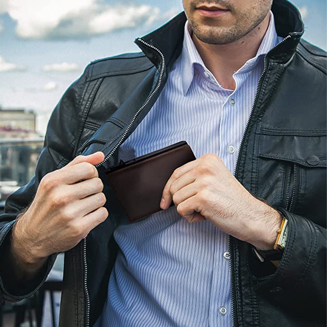 Alogy Portfel na dokumenty Smart Wallet z miejscem na AirTag na karty gotówkę Brązowy